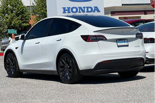 Pearl White Multi-Coat 2022 Tesla Model Y Performance Dual Motor All-Wheel Drive