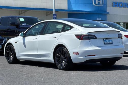 Pearl White Multi-Coat 2023 Tesla Model 3 Performance
