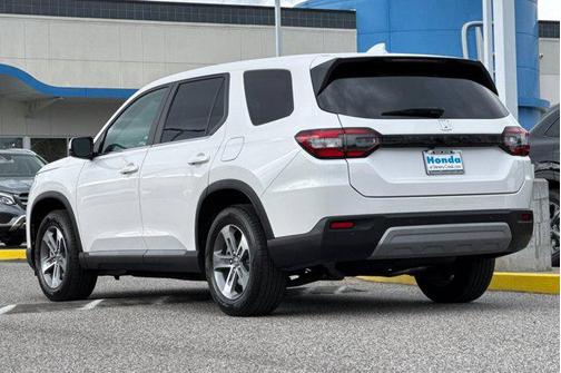 Platinum White Pearl 2023 Honda Pilot 2WD EX-L 7 Passenger