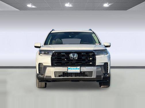 Platinum White Pearl 2026 Honda Pilot Elite