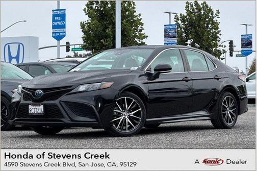 2022 Toyota Camry SE