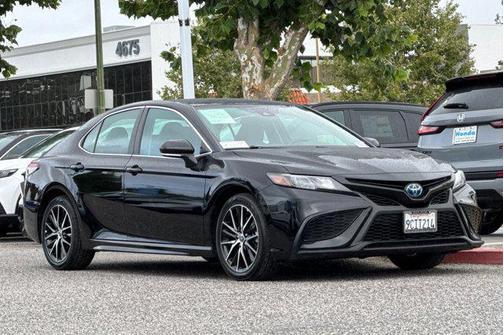 2022 Toyota Camry SE
