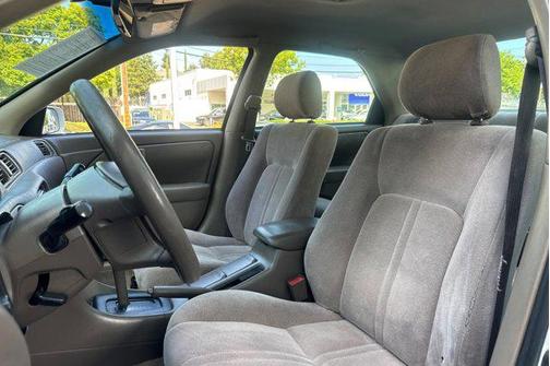 Super White 1998 Toyota Camry LE