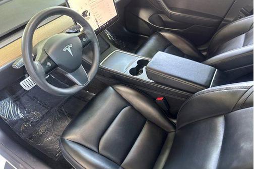 Pearl White Multi-Coat 2021 Tesla Model 3 Performance