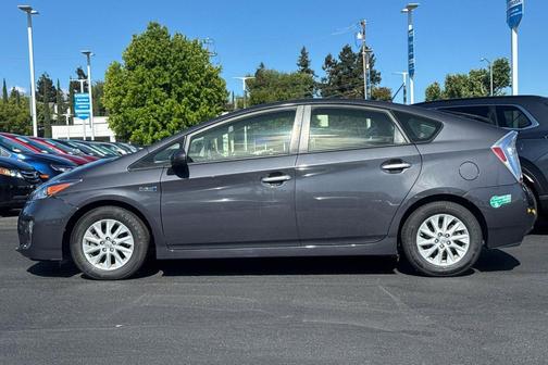 Winter Gray Metallic 2014 Toyota Prius Plug-in Advanced