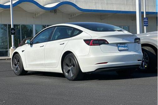 Pearl White Multi-Coat 2023 Tesla Model 3 Standard Range