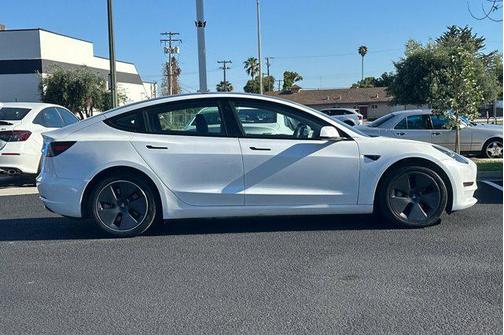 Pearl White Multi-Coat 2023 Tesla Model 3 Standard Range