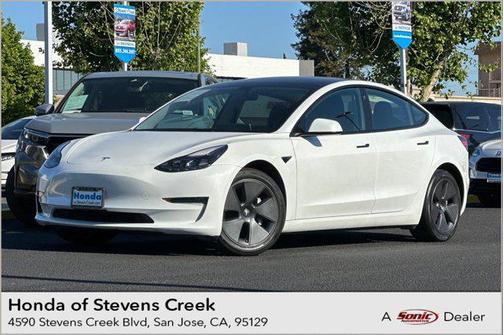 Pearl White Multi-Coat 2023 Tesla Model 3 Standard Range