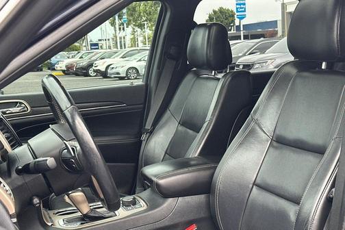 True Blue Pearlcoat 2017 Jeep Grand Cherokee Limited