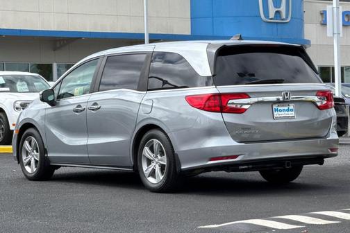 Lunar Silver Metallic 2018 Honda Odyssey EX-L