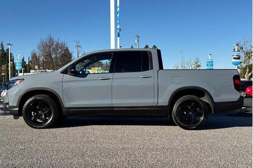 2023 Honda Ridgeline Black