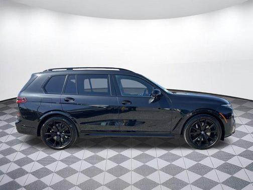 2025 BMW X7 M60i