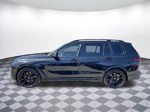 2025 BMW X7 M60i