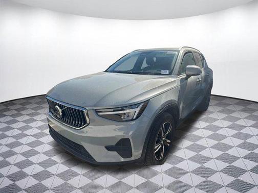 2024 Volvo XC40 B5 Core Bright Theme