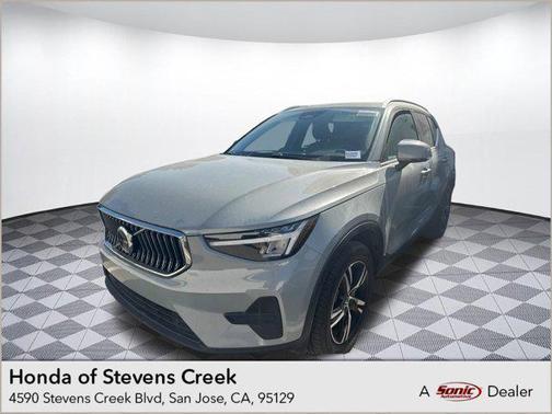 2024 Volvo XC40 B5 Core Bright Theme
