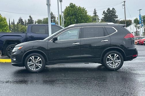 Magnetic Black Pearl 2019 Nissan Rogue SV