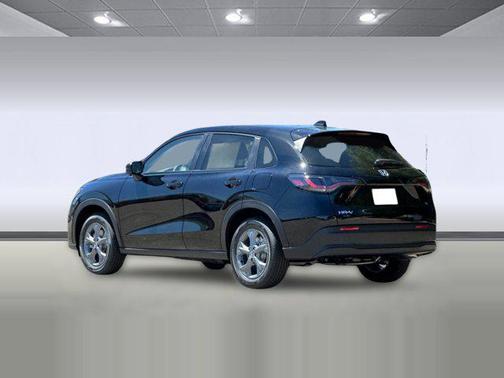 Crystal Black Pearl 2026 Honda HR-V LX