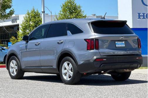 Everlasting Silver 2021 Kia Sorento LX