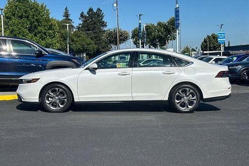 Platinum White Pearl 2023 Honda Accord EX