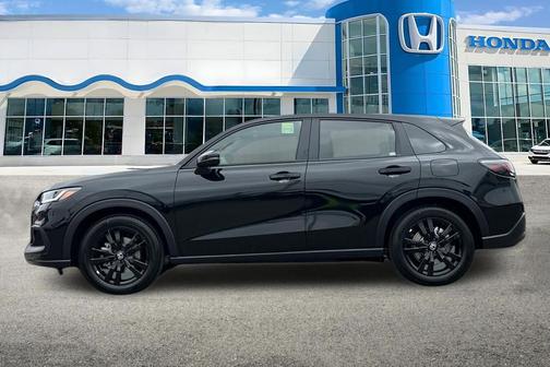 Crystal Black Pearl 2027 Honda HR-V Sport