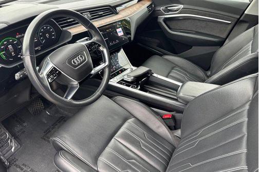 2019 Audi e-tron Premium Plus