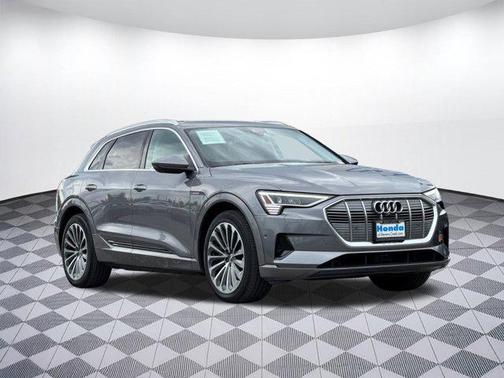 2019 Audi e-tron Premium Plus