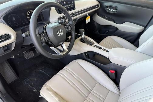 Platinum White Pearl 2027 Honda HR-V EX-L