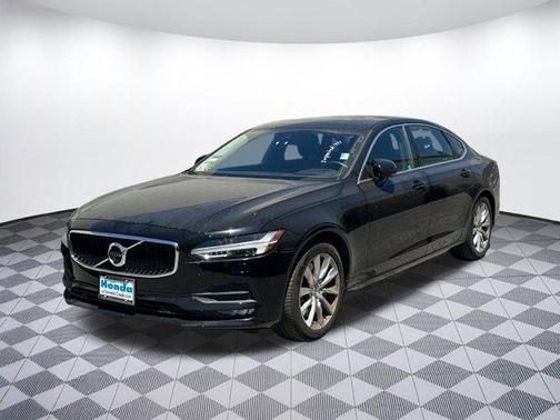 2018 Volvo S90 T6 Momentum