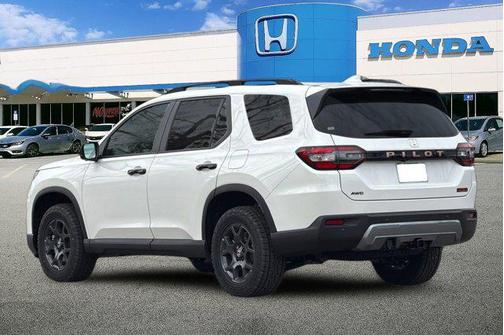 Platinum White Pearl 2026 Honda Pilot TrailSport
