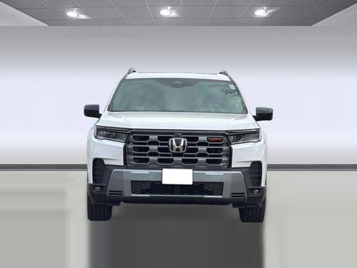 Platinum White Pearl 2026 Honda Pilot TrailSport