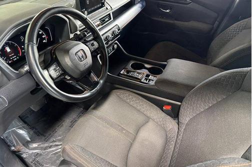 2023 Honda Pilot AWD Sport