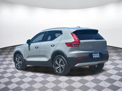 2024 Volvo XC40 B5 Core Bright Theme