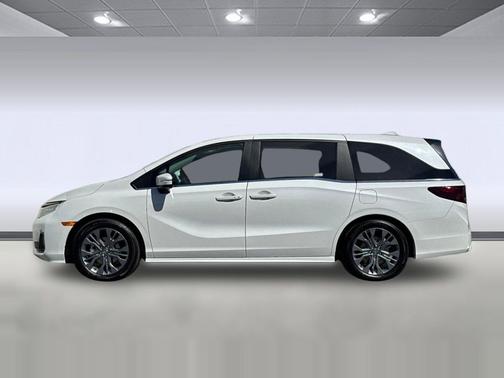 Platinum White Pearl 2026 Honda Odyssey Touring