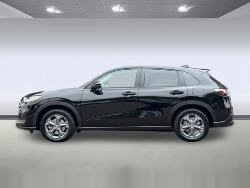 Crystal Black Pearl 2027 Honda HR-V LX