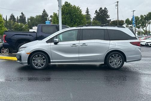 Silver 2025 Honda Odyssey Touring