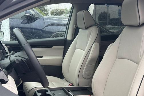Silver 2025 Honda Odyssey Touring