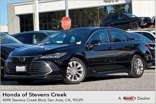 2022 Toyota Avalon XLE