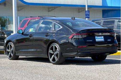 Crystal Black Pearl 2024 Honda Accord Hybrid Sport