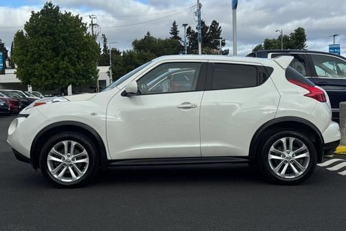 Pearl White 2013 Nissan Juke SL