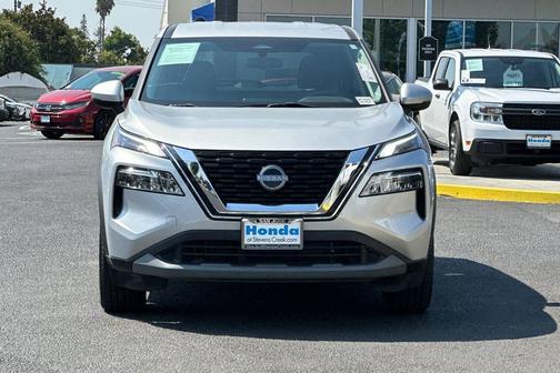 Brilliant Silver Metallic 2023 Nissan Rogue SV