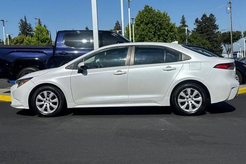 Wind Chill Pearl 2022 Toyota Corolla LE