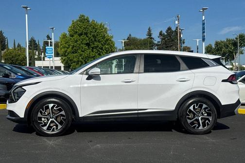 Glacial White Pearl 2024 Kia Sportage EX