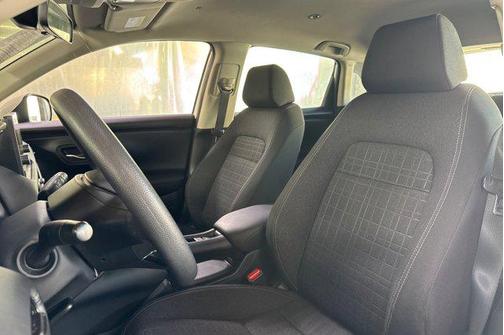 Platinum White Pearl 2023 Honda HR-V LX