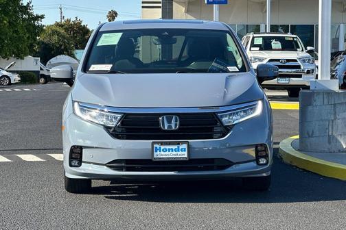 Sonic Gray Pearl 2024 Honda Odyssey Elite