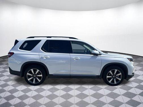 2023 Honda Pilot Touring 8-Passenger