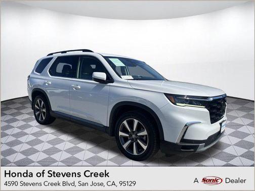 2023 Honda Pilot Touring 8-Passenger