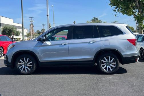 Lunar Silver Metallic 2021 Honda Pilot 2WD EX