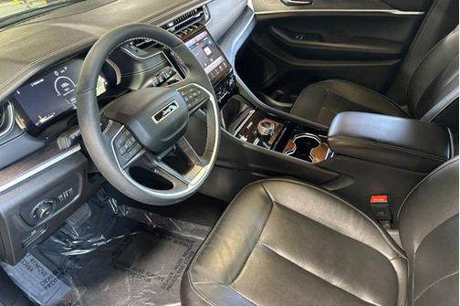 Midnight Sky 2023 Jeep Grand Cherokee Limited