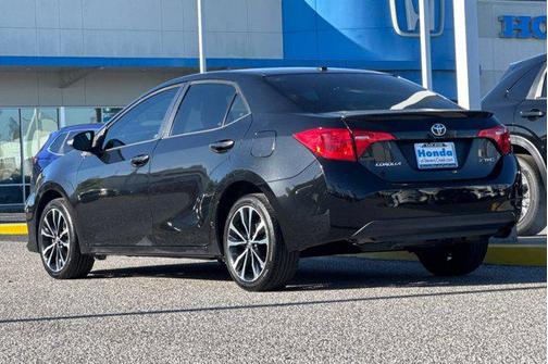 Black Sand Pearl 2017 Toyota Corolla SE