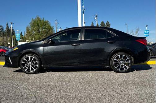 Black Sand Pearl 2017 Toyota Corolla SE